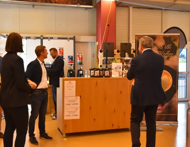 Im Rahmen der traditionellen dreitägigen Eindecker-Messe können Gastronomen neue Produkte entdecken und mit den Ausstellern ins Gespräch kommen.  | Foto: Barbara Fluckinger