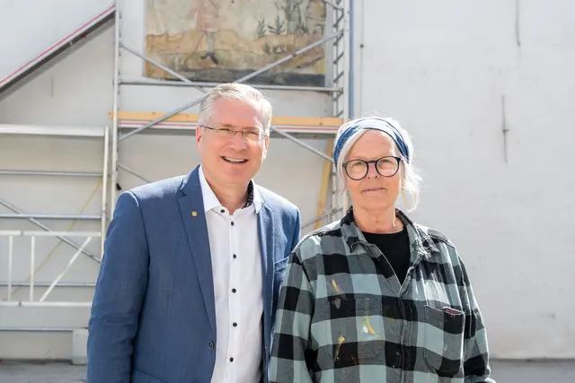 Bürgermeister Martin Kulmer mit Birgit Erickson | Foto: Stadt St. Veit