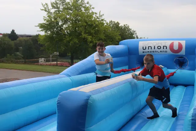 Die Kinder hatten Spaß am Bungee Run. | Foto: Sportunion Burgenland