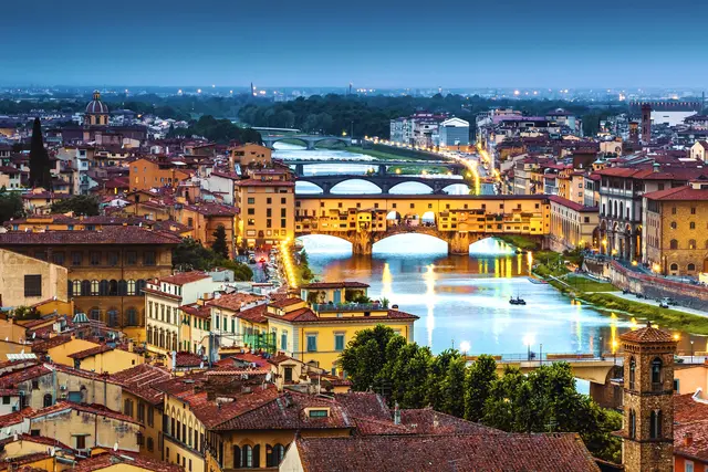 In Florenz reicht ein kurzer Spaziergang, um zwischen weltberühmter Kunst, lebendigen Plätzen und italienischem Alltagsleben zu wechseln. | Foto: Panthermedia/Quixoticsnd