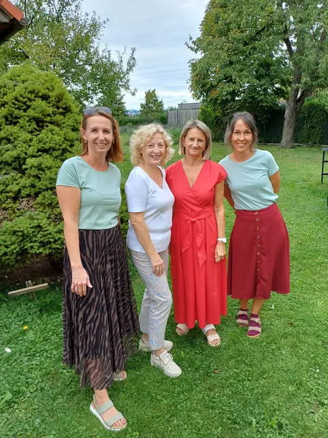 Tag der offenen Tür bei der Wohngruppe in Gumprechtsfelden: Landesrätin Eva Prischl (2.vl.) mit Direktorin Sabine Sommerer (2.v.r.) sowie Petra Fallmann (l.) und Judith Achleitner (r.) | Foto: Sozialpädagogisches Betreuungszentrum Schauboden