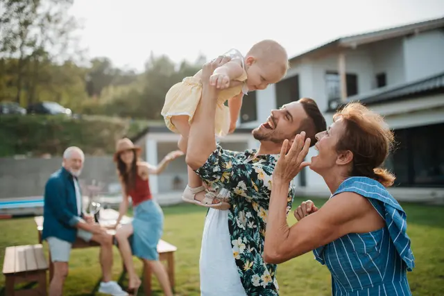 Patchwork, Alleinerziehende, Mehrgenerationenhäuser und flexible Lebensentwürfe verlangen nach neuen Wohnkonzepten. | Foto: Adobe Stock