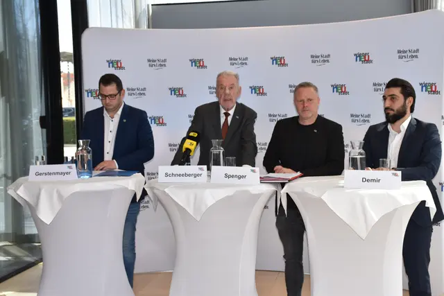 Die bunte Stadtregierung - Philipp Gerstenmayer (FPÖ), Klaus Schneeberger (ÖVP), Rainer Spenger (SPÖ) und Kanber Demir (Liste) - arbeitet an einem Gemeindewohnungenkonzept. | Foto: Zezula