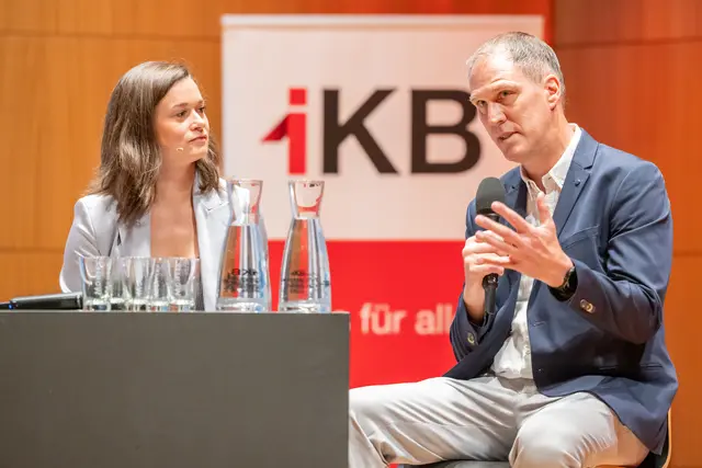 KB-Projektleiter Markus Wippersberger mit Moderatorin Daniela Schmiderer | Foto: IKB