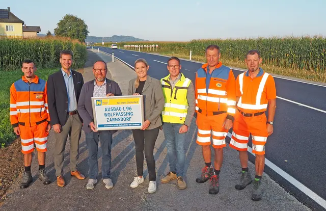 Die Fahrbahnerneuerung auf der Landesstraße L96 zwischen Zarnsdorf und Wolfpassing konnte nun abgeschlossen werden. | Foto: Gertraud Mühlbachler/NÖ Straßendienst