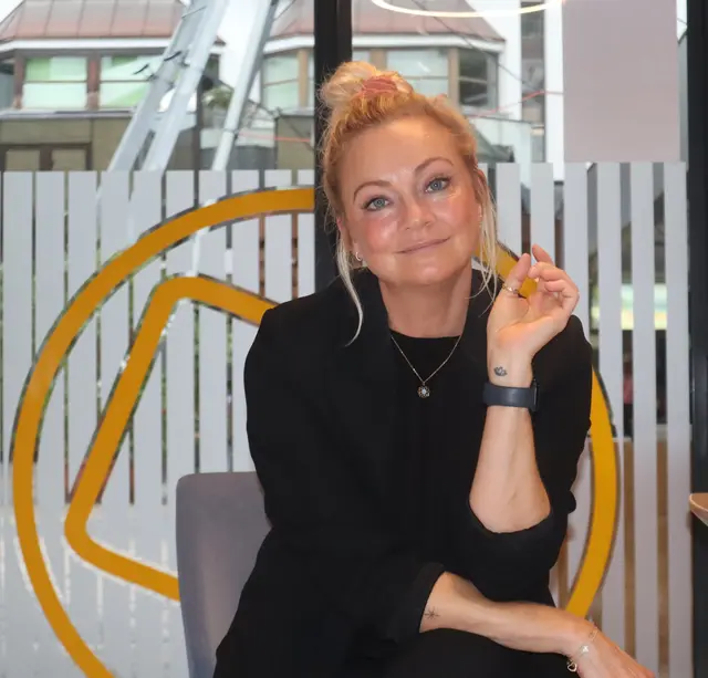 Isabel Kapeller beim Interview mit Mein Bezirk in der Bücherei und Spielothek Telfs | Foto: Tatschl