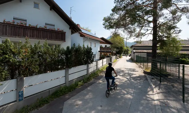 Die Fahrradstraße Scherenbrandtnerhofstraße ist in die Jahre gekommen und wird deswegen ab Mitte September für gut zwei Monate saniert. | Foto: Stadt Salzburg/Alexander Killer