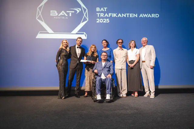 Eine Jury wählte Edith Krennmaier (3.v.l) aus Alkoven zur „Mitarbeiterin des Jahres“. | Foto: Edwin Husic