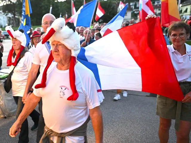 Der Einmarsch der internationalen Teilnehmer in die Blumenhallte gestaltete sich sehr farbenfroh | Foto: Josef Bodner