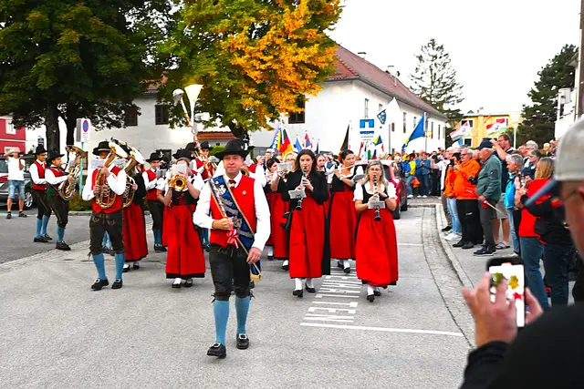 Die Glantaler Trachtenkapelle Frauenstein führte den Festzug an | Foto: Josef Bodner