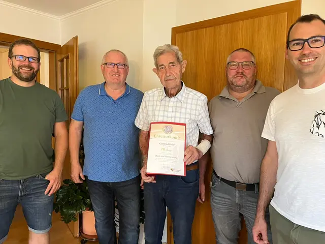 Robert Hebertshuber, Bürgermeister Josef Högl, Gottfried Huber, Christian Dandler und Klaus Hubauer. | Foto: Gemeinde Mörschwang