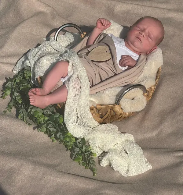 Name: Raphael
Geburtsdatum: 4.8.2025 
Gewicht: 3220 g 
Größe: 52 cm
Eltern: SBianca Reiter &amp; Markus Plett aus Pöls | Foto: Babysmile