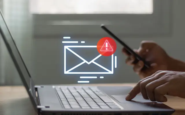  Mehrere Tausend Euro wurden auf ein deutsches Konto überwiesen. (Symbolfoto) | Foto: stock.adobe.com/at/THAWEERAT