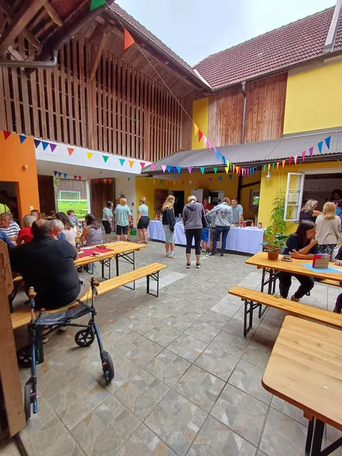 Tag der offenen Tür bei der Wohngruppe in Gumprechtsfelden: Einblicke in die tiergestützte Pädagogik | Foto: Judith Achleitner/Sozialpädagogisches Betreuungszentrum Schauboden