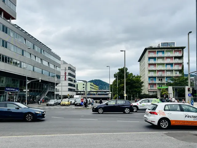 Heute ist diese Kreuzung ein viel befahrener Verkehrsknotenpunkt. Das Hotel Daniel gibt es (in neuer Gestalt) noch immer. | Foto: MeinBezirk/Andreas Strick