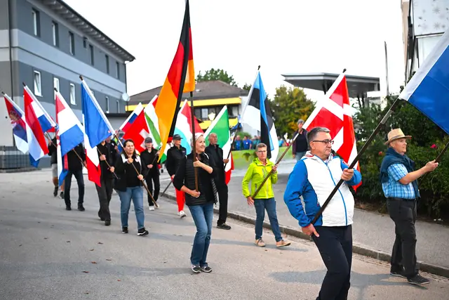 Beeindrucken war das Auftreten der Fahnenträger | Foto: Josef Bodner
