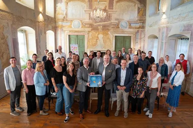 Mit dabei war auch NÖ-Landtagspräsident Mag. Karl Wilfing, der den intensiven Austausch mit großem Interesse verfolgte. | Foto: Leader Region Weinviertel Ost