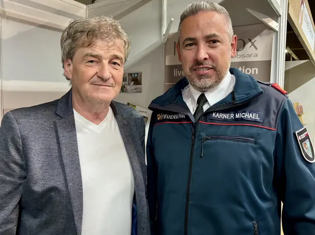 Vizebürgermeister Fred Hermann mit Michael Karner, Kommandant der FF Haselbach. | Foto: Ebner