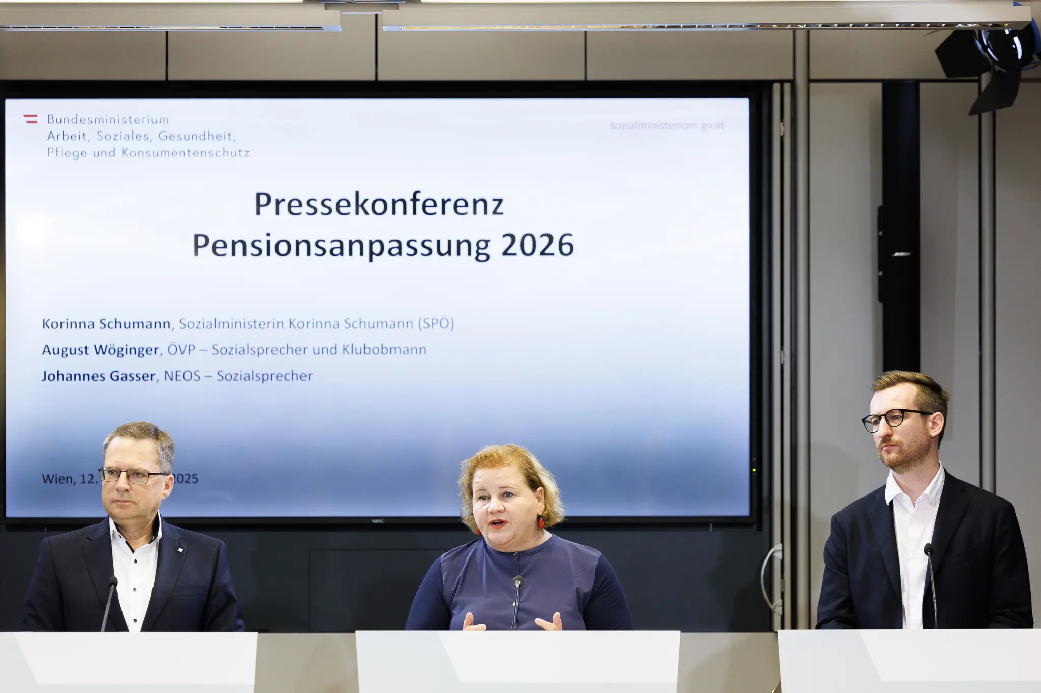  Budget-Konsolidierung: Pensionserhöhung 2026 wird sozial gestaffelt Illustration 