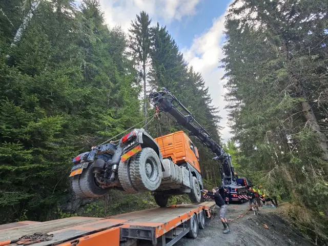 Der Unfallwagen wurde geborgen. | Foto: bergedienst.at