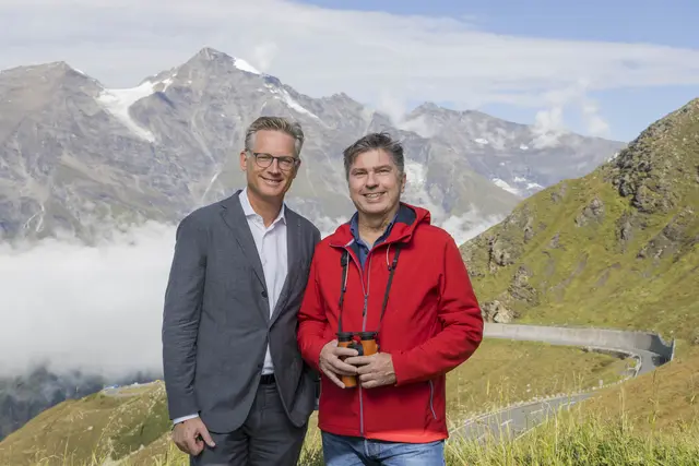 Dr. Johannes Hörl (Vorstand Großglockner Hochalpenstraßen AG) und Dr. Robert Lindner (Direktor Haus der Natur und Juryvorsitzender Glockner Öko-Forschungs-Fonds)

 | Foto: Christian Leopold