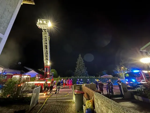 In der Nacht auf Freitag, 12. September, wurde die Freiwillige Feuerwehr Wiener Neustadt zu einer Rauchentwicklung aus einem Keller alarmiert. | Foto: Presseteam FF Wr. Neustadt