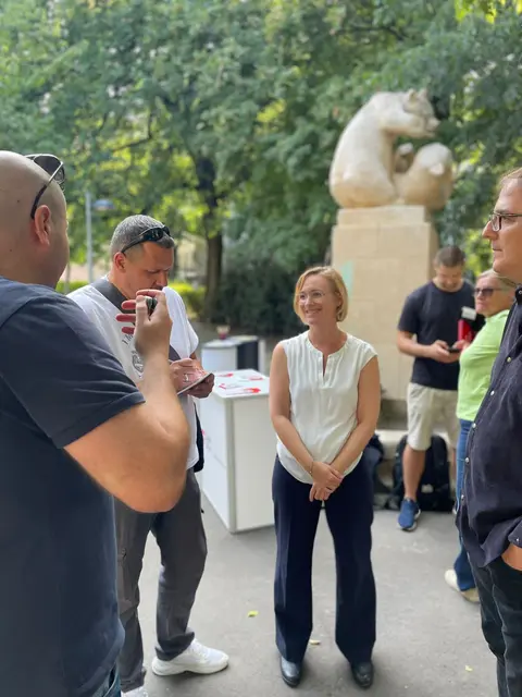 Die Wiedner Bezirksvorsteherin (SPÖ) stellte sich den Fragen der Anrainerinnen und Anrainer zum "Bärlipark". | Foto: BV 4