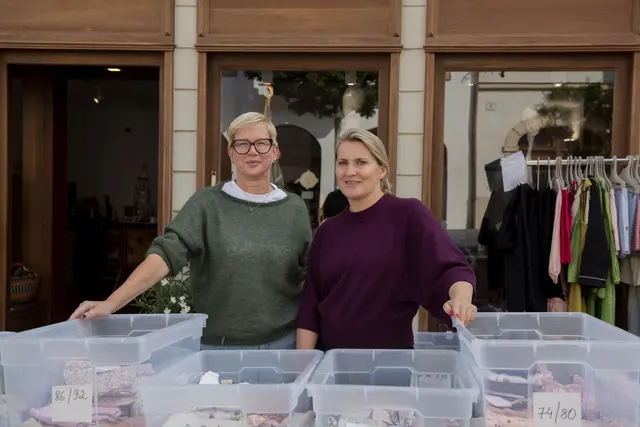 Die Geschäfte bekamen durch den Schnäppchenmarkt die Möglichkeit, auch außerhalb des gewohnten Rahmens ihr Sortiment zu präsentieren. 
 | Foto: Sophia Braun