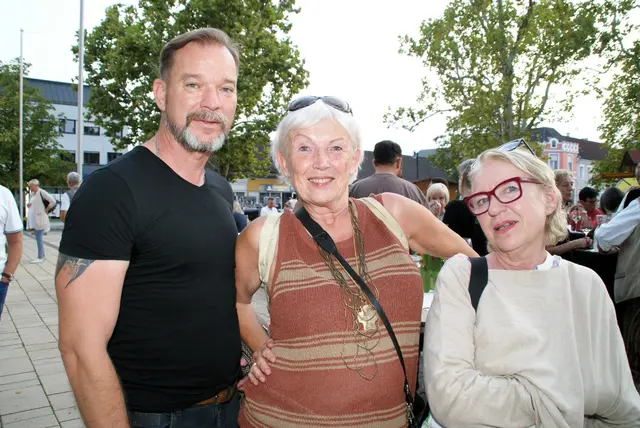 NR-Abg. Michael Gmeindl mit den Damen Tina und Susanne. | Foto: Anna Maria Kaufmann