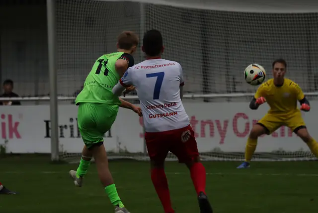 Die SPG Wipptal konnte immer wieder durch einzelne Nadelstiche gefährlich vors Tor von Patscherkofel-Goalie Philipp Heigl kommen. | Foto: Hubmann