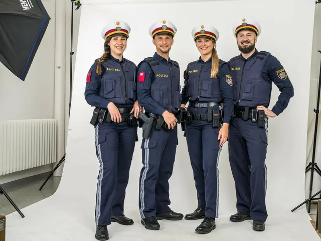 Die Zahlen zeigen: Noch nie gab es so viele Polizistinnen und Polizisten wie in diesem Jahr. Knapp 3.800 Frauen und Männer befinden sich derzeit in Ausbildung. Vor allem in einem Bundesland wird kräftig aufgestockt.
 | Foto: BMI