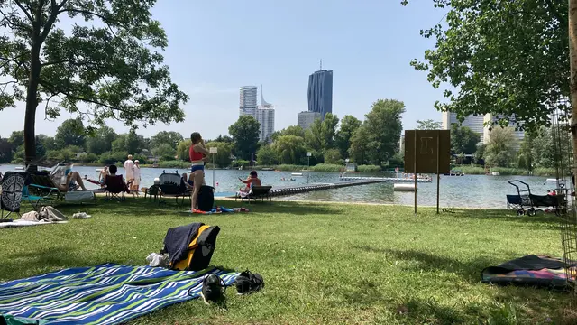 Ein heißer Juni brachte zwar einen Turbostart, doch dann ging die Bilanz baden: Die Wiener Freibäder verzeichneten ein Minus von 23 Prozent bei den Badegästen, der Hauptgrund war der Wetterumschwung im Juli.  | Foto: Reiterits/RMW