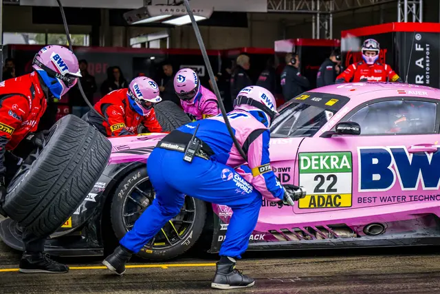 Am Sonntag sorgen zwei Boxenstopps für zusätzliche Spannung. | Foto: Red Bull Content Pool