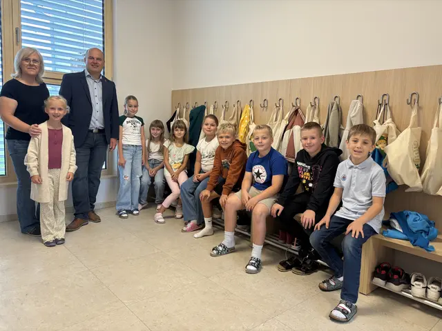 Durch den Zubau wurde eine neue Garderobe für die 33 Kinder der Volksschule Königsdorf geschaffen. | Foto: Elisabeth Kloiber