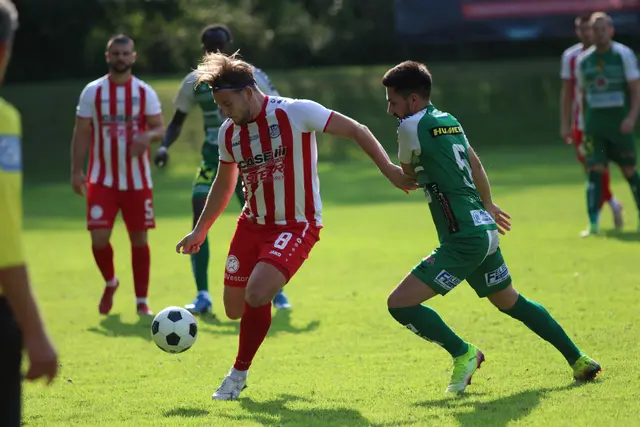 Sebastian Madl (rot) köpfte bereits in Minute 11 den ASK St. Valentin gegen Union Gunskirchen mit 2:0 in Front.