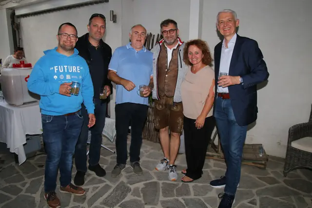 v. l. Marcus. Harry, Karl, Christian, Vizebgm. Monika Teubenbacher-Schriefl und der Vizebgm. aus Steinbrunn Franz Niklesz 