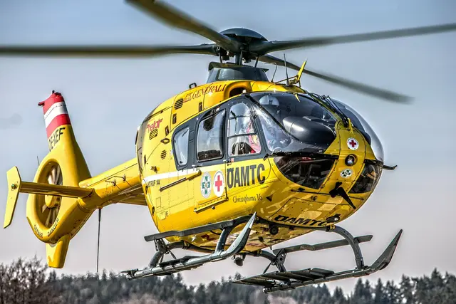 Nach dem folgenschweren Unfall wurde der Sechsjährige aus dem Bezirk Weiz per Rettungshubschrauber abtransportiert. | Foto:  ÖAMTC/Postl