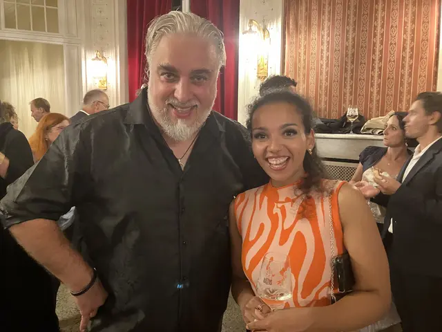 Georgij Makazaria und eine russische Sängerin | Foto: Stockmann