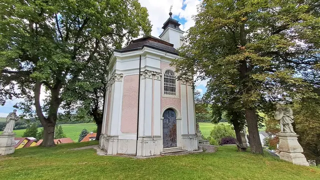 Die von 1747 bis 1748 errichtete Hauptkapelle wurde dem Architekten Franz Anton Pilgram zugeschrieben. ... | Foto: © Silvia Plischek