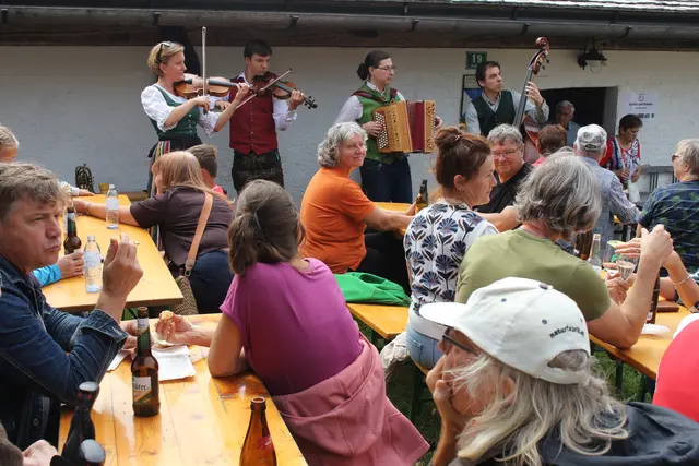 Die konsGeiger spielten traditionelle, österreichische Volksmusik. | Foto: Robert Cupak