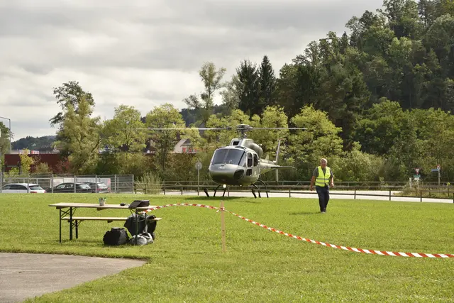Die Firma Helyfly sorgte für leuchtende Kinder- und Erwachsenenaugen. | Foto: Wolfgang und Clemens Schriebl