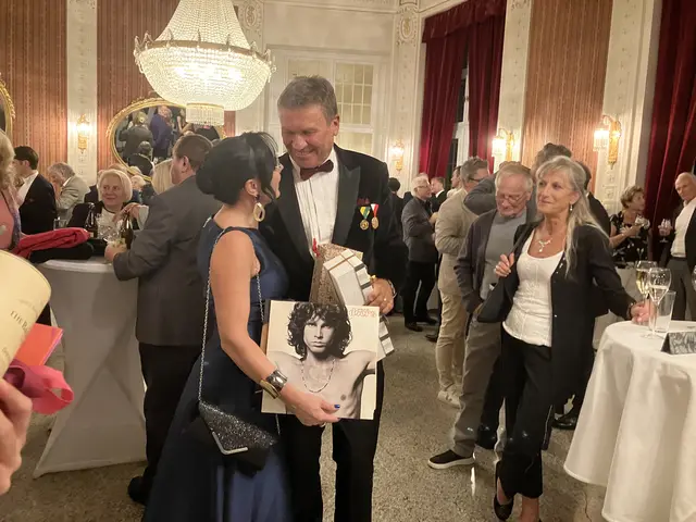 Im Max Reinhardt-Foyer wurde nach dem Konzert noch weitergefeiert. | Foto: Stockmann