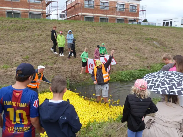 Und schon war es soweit und die fleißigen Entlein schwammen los! | Foto: Vanessa Wittmann
