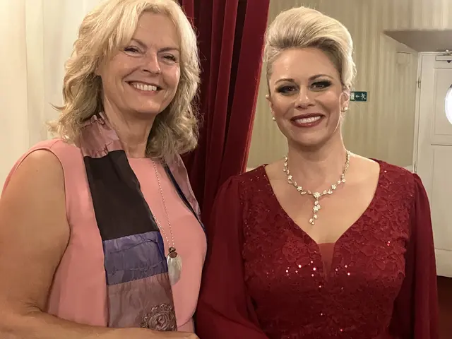 Daniela Fally (r.) mit ihrer ehemaligen Professorin am Gymnasium Berndorf, Beate Schwinner | Foto: Stockmann