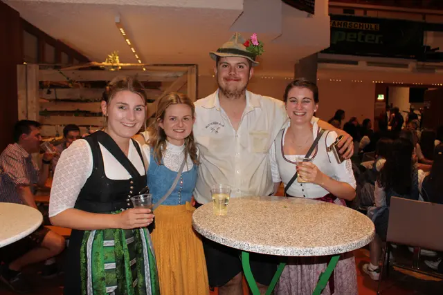 Jungbauern aus Mutters