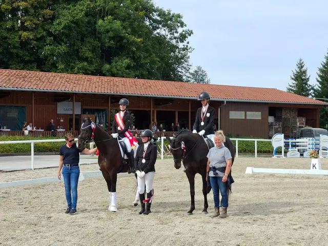 Bei den Einzelwertungen 2025 wurde Magdalena Anfang Bundesmeisterin, während Rosa Marques mit Charisma SG die Bronzemedaille gewann. | Foto: Susann Binder