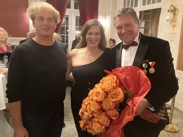 Natalia Ushakova überbrachte einen temperamentvollen Blumenstrauß | Foto: Stockmann