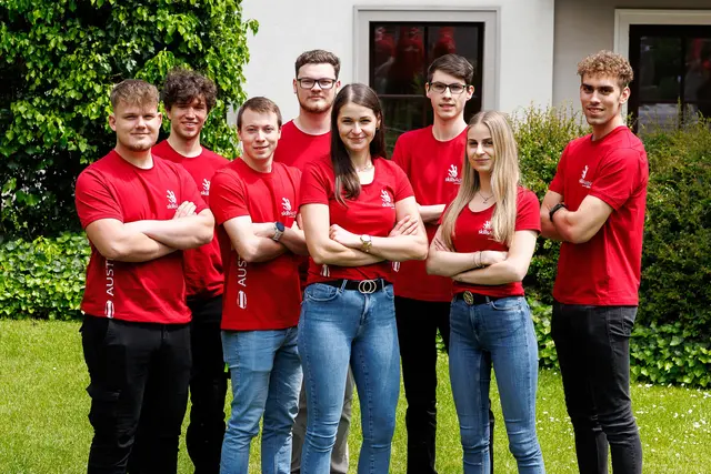 Team NÖ: V.l.: Lukas Miedler, David Herzina-Rusch, Udo Gnadenberger, Raphael Beutel, Sara Sinhuber, Tobias Weißengruber, Carina Kern und Raphael Gremmel.
 | Foto: SkillsAustria/Wieser