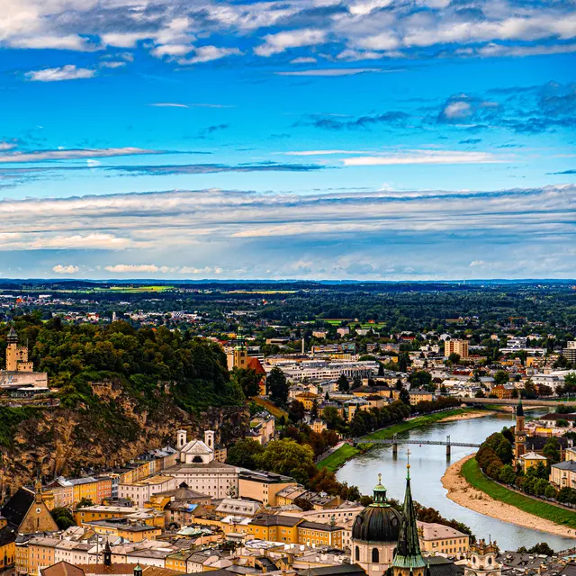 Die Stadt Salzburg von oben. | Foto: Samir Ikhlef und Volkan Saracoglu