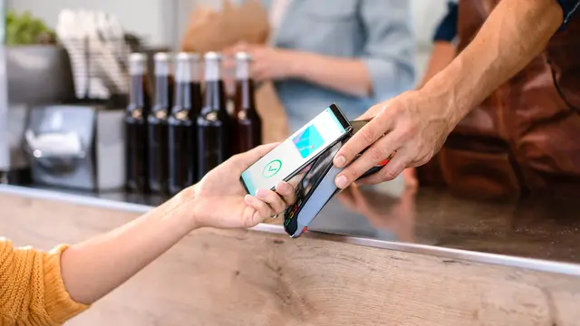 Am Samstag und Sonntag kommt es zu Einschränkungen bei der Erste Bank. | Foto: Gorodenkoff/Panthermedia